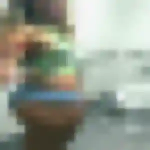 Brune, 32 ans, connectée à Saint-Paulet-de-Caisson pour un plan cul