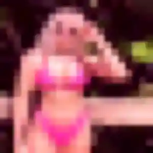 Lina, 23 ans, connectée à Saint-Pierre-des-Corps pour une rencontre coquine