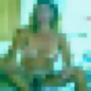 Photo de Christelle à Saint-Rémy-en-Rollat (24 ans) - plan cul gratuit