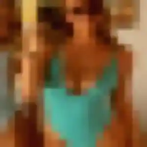 Flavia, 36 ans, connectée à Saint-Sauveur-Marville pour un plan cul