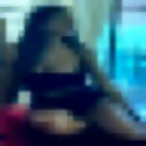 Contacte Monique, 28 ans à Saint-Vincent-de-Paul en privé
