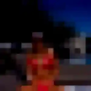 Découvre Noura, 30 ans à Sainte-Anastasie-sur-Issole en privé