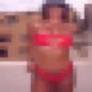 Photo sexy de Lamia, 30 ans à Saussan - plan discret