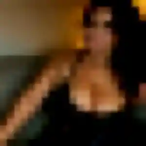 Caroline, 24 ans, en ligne à Sautron pour une rencontre coquine