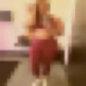 Laura, 23 ans, connectée à Seraincourt pour un plan cul