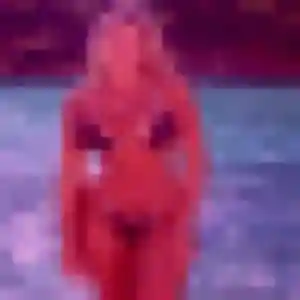 Suzanne, 35 ans, connectée à Targon pour une rencontre coquine
