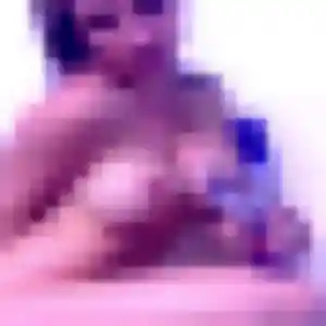 Photo de Emilie à Tessy-Bocage (41 ans) - plan cul anonyme