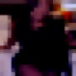 Augustine, 22 ans, connectée à Théoule-sur-Mer pour une rencontre coquine