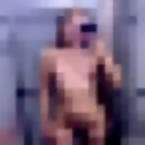 Sexy Hajar, 23 ans à Torcé-en-Vallée - voir sa photo
