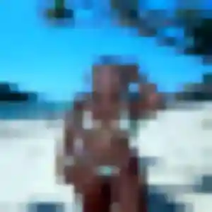 Gladys, 26 ans, en ligne à Treillières pour une rencontre coquine
