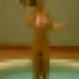 Photo de Eva à Tresques (23 ans) - plan cul gratuit