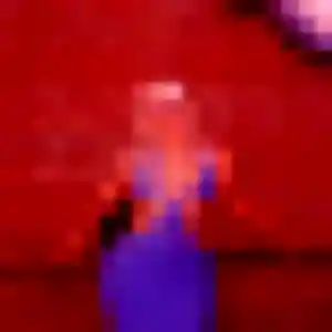 Sylvie, femme de 32 ans propose plan cul à Varrains