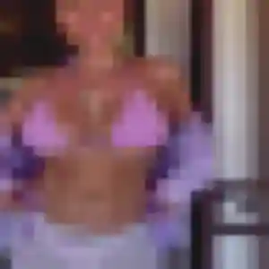 Découvre Jacqueline, 25 ans à Villy-Bocage en privé