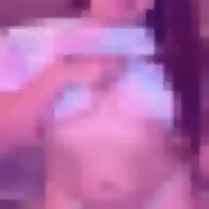Huguette, 32 ans, connectée à Voiteur pour une rencontre coquine